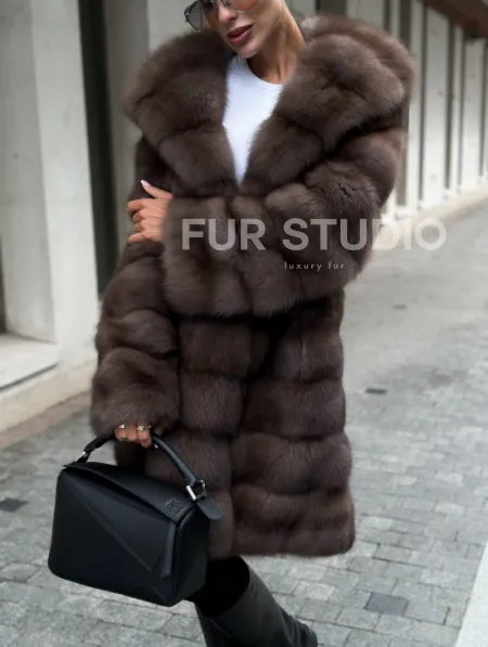 Шуба из меха куницы с капюшоном цвет трюфель - фото 2