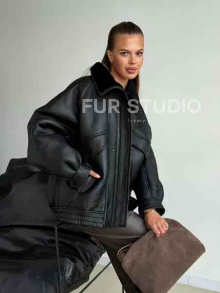 Черная натуральная дубленка из овчины - фото 8