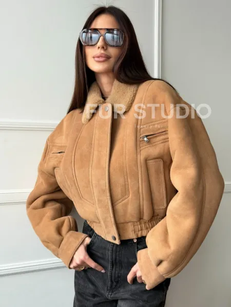 Зимняя женская дубленка - бомбер - фото 6