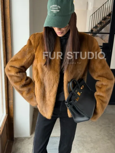 Меховой жакет из золотой норки - фото 5