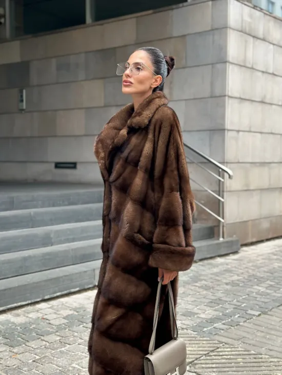 Шуба из меха норки английский воротник - цвет соболь - фото 2