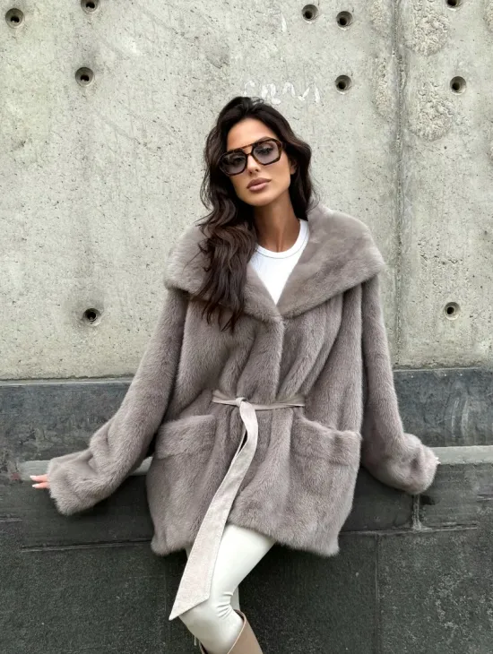 Шуба Oversize из меха цельной норки с капюшоном - фото 0