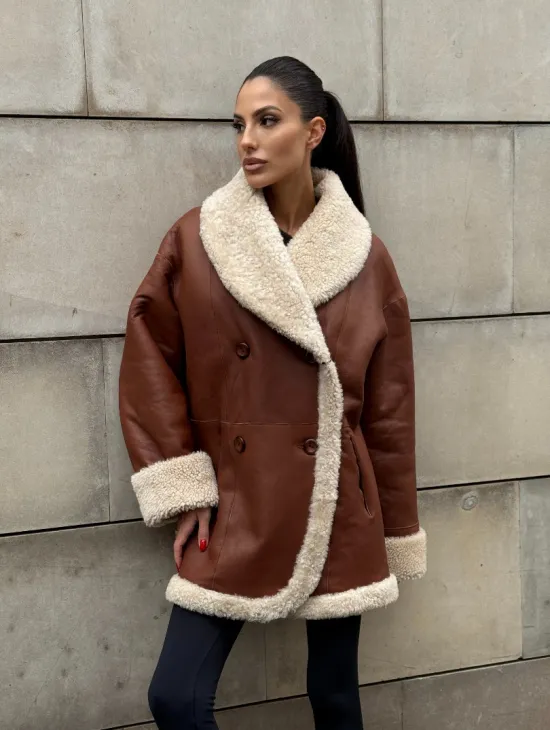 Двусторонняя женская дубленка из натуральной кожи с воротником шаль, на пуговицах - фото 9