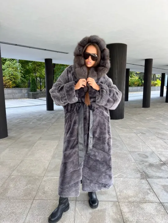 Шуба из аукционной норки с капюшоном куница цвет графит-хамелеон - фото 3