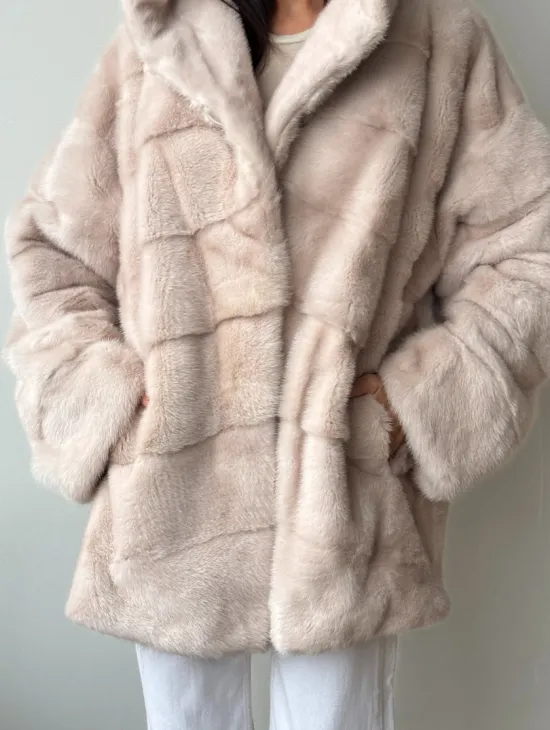 Зимняя норковая шуба цвет пудра с капюшоном - фото 1