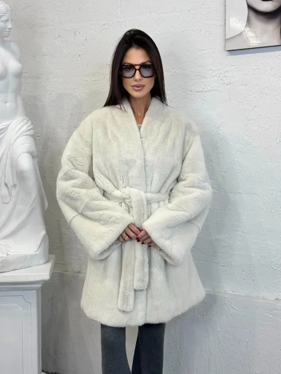 Светлая норковая шуба - халат средней длины из велюровой норки - фото 7