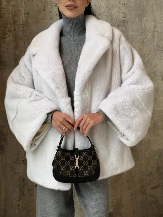 Шуба автоледи из импортной плюшевой норки White с английским воротником - фото 2