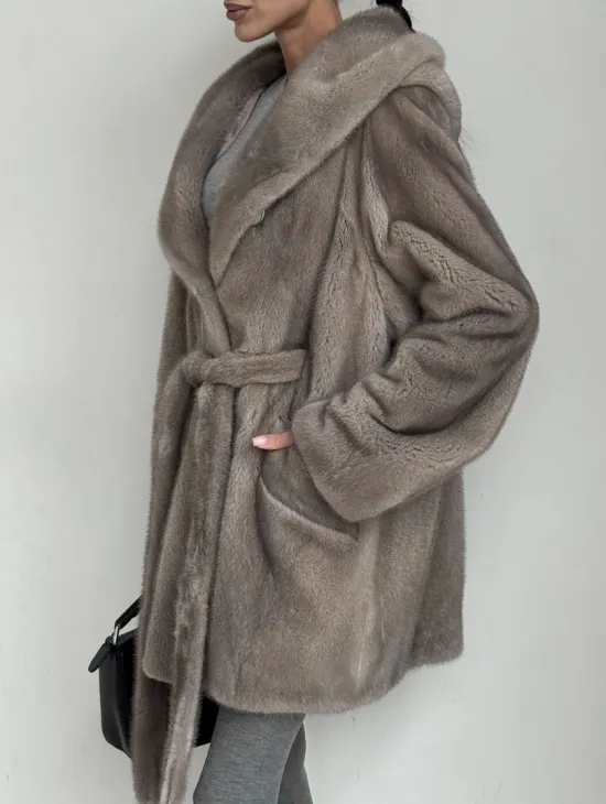 Полушубок женский из натурального меха норки с капюшоном под пояс - фото 2