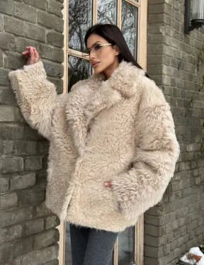 Светлая короткая шуба из испанской овчины - фото 11