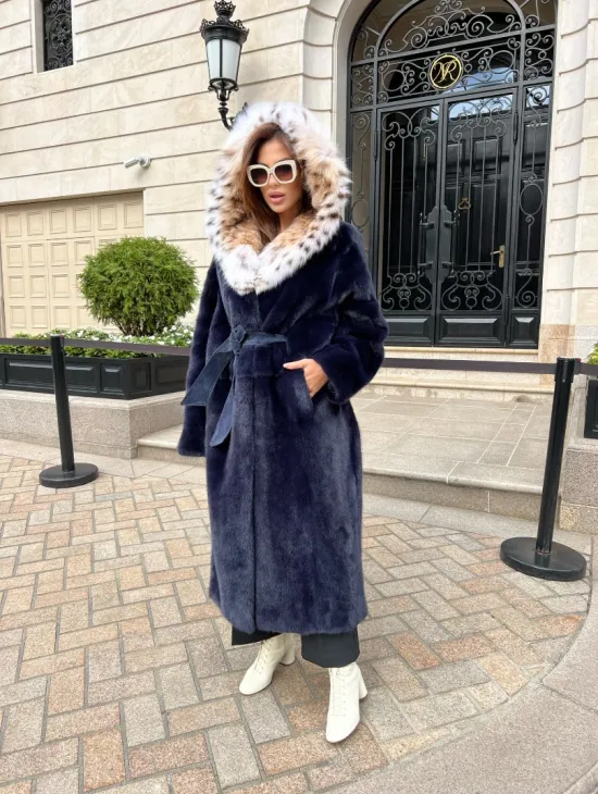 Шуба из аукционной норки с капюшоном из меха рыси - фото 2