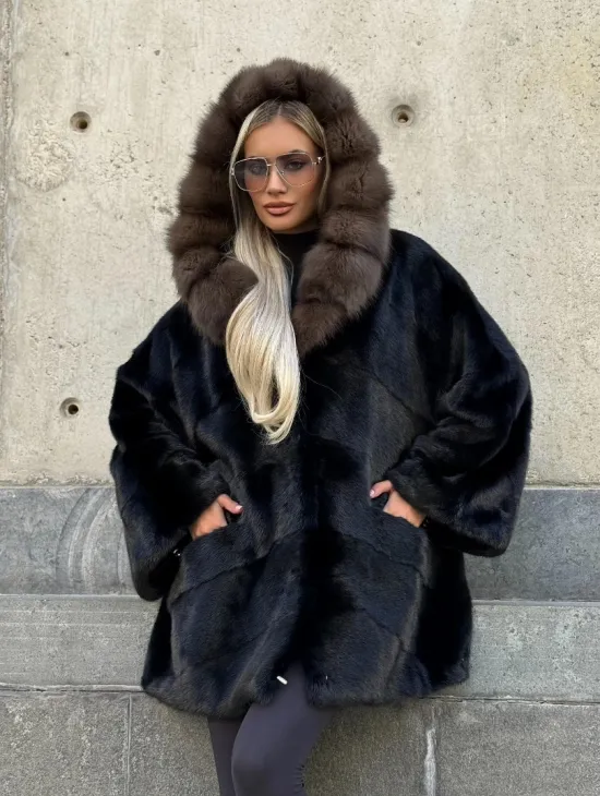 Черный норковый полушубок с капюшоном куница - фото 9