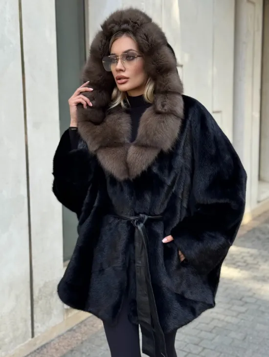 Черная норковая шуба летучая мышь с капюшоном из куницы - фото 0