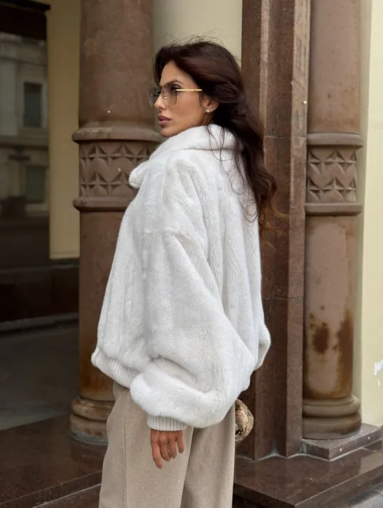 Бомбер оверсайз из аукционной норки жемчужно-натурального цвета - фото 6