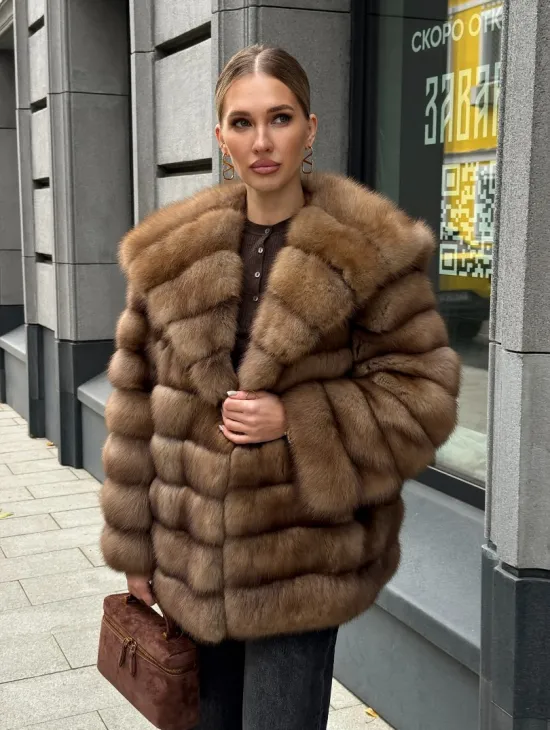 Шуба из натурального меха куницы с капюшоном - фото 13