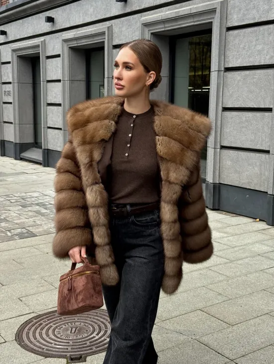 Шуба из натурального меха куницы с капюшоном - фото 18