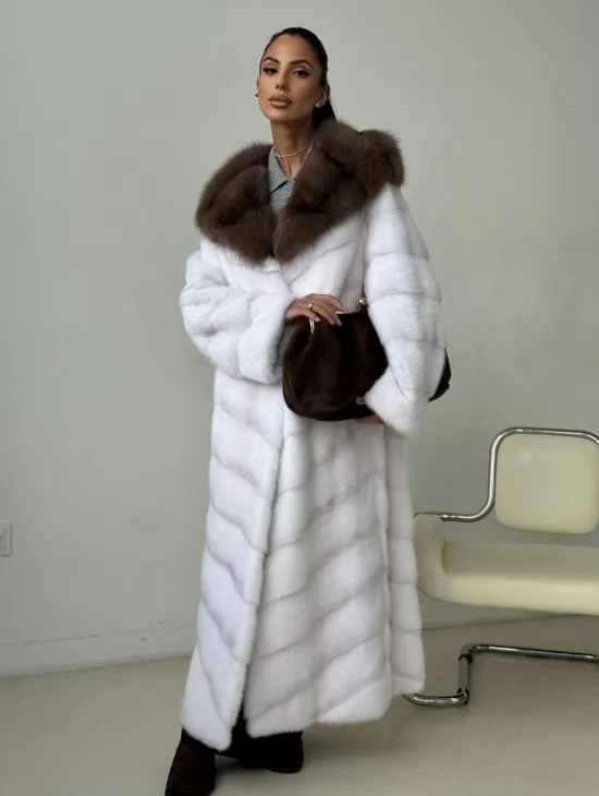 Белая норковая шуба с куницей капюшон - фото 11