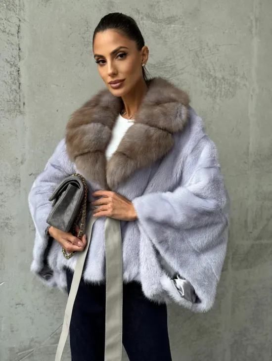 Короткая норковая шуба с воротником куницы - фото 0