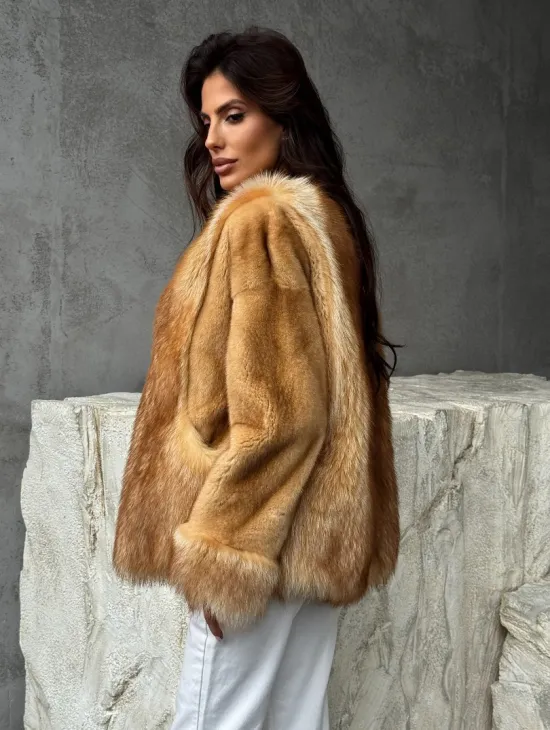 Норковый жакет с отделкой из меха енота - фото 7