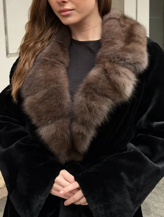 Длинная шуба из стриженой норки с воротником куница - фото 2