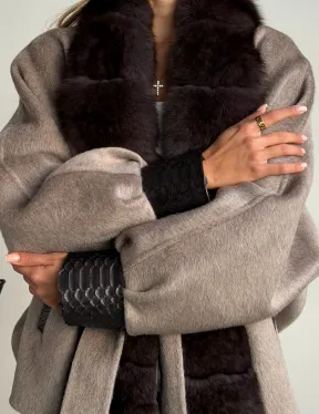 Пальто с мехом финского песца - фото 1