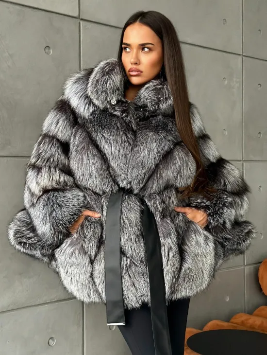 Шуба из чернобурой лисы 