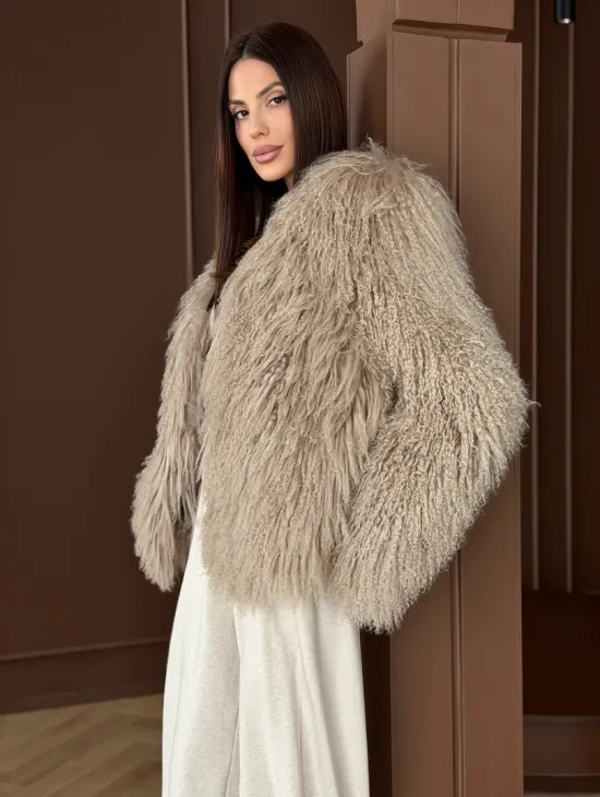 Шуба из натурального меха ламы - фото 8