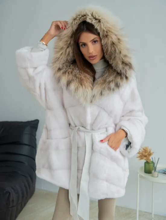 Шуба-пончо из меха норки с капюшоном из рыси - фото 0