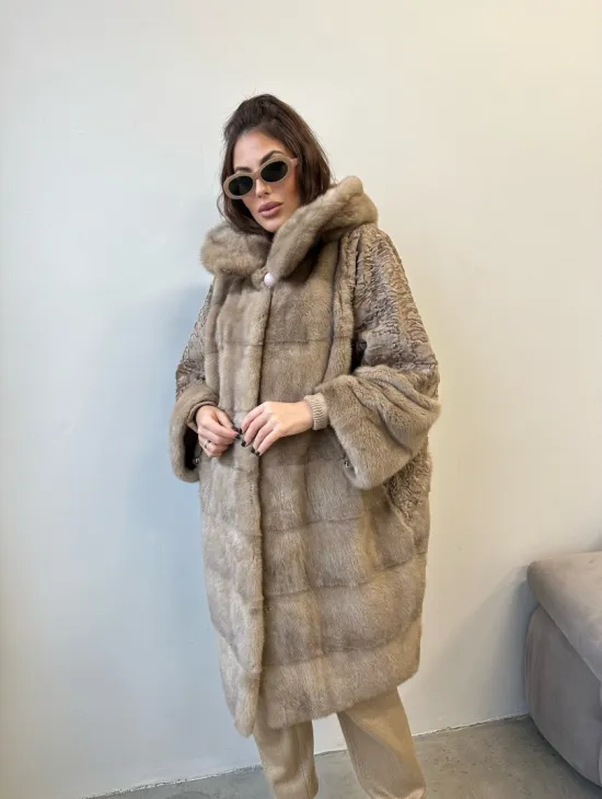 Шуба норковая с капюшоном - отделка из меха каракуля - фото 3