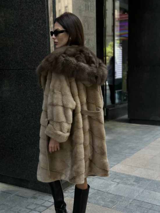 Шуба норковая с капюшоном куница - цвет пастель - фото 5