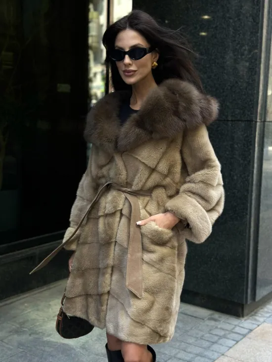 Шуба норковая с капюшоном куница - цвет пастель - фото 1